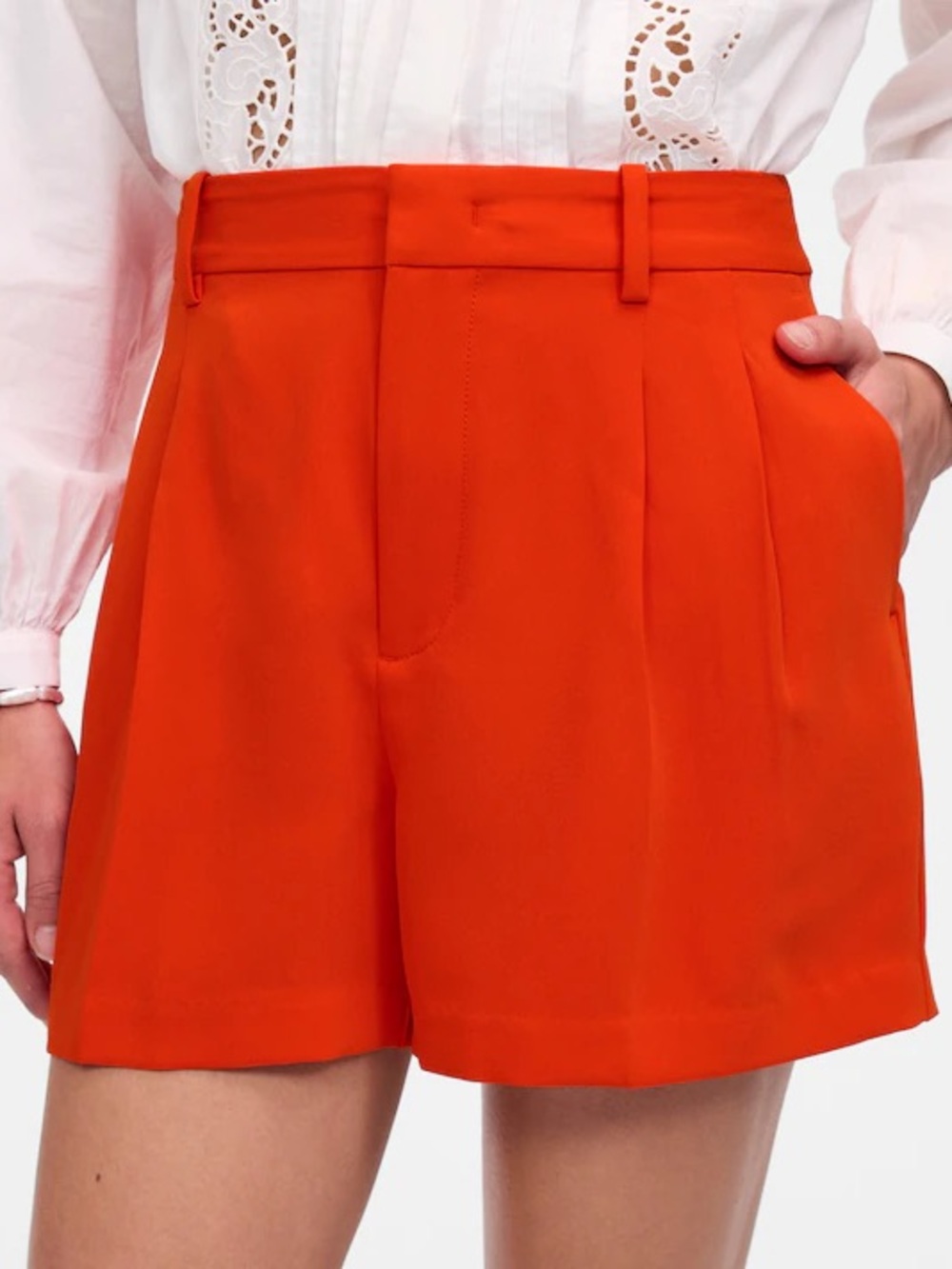 Madewell Easy Pleated Trouser Shorts in Crepe in Bright Flame Red Size 2